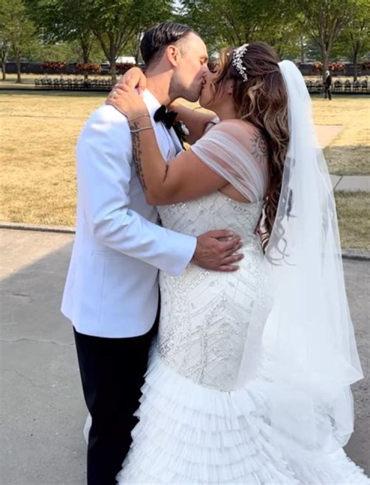 Gabbie Hanna Relationship: Is She Married | Husband Revealed