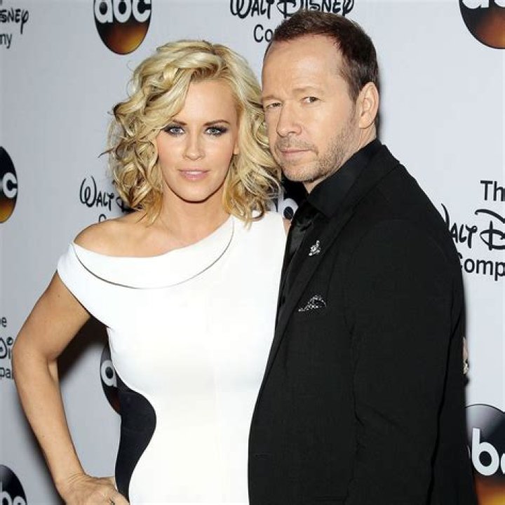 The Latest Scoop: Exploring Divorce Rumors Surrounding Jenny McCarthy And Donnie Wahlberg